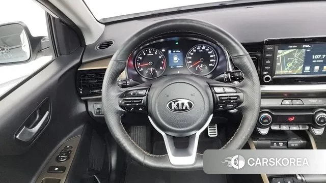 Kia Stonic 2018 Белый из Кореи, фото 4