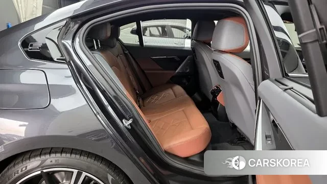 BMW 5 Series (G60) 2024 Серый из Кореи, фото 4