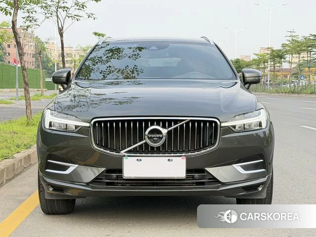 Volvo XC60 2021 Темно-серый из Китая, фото 4