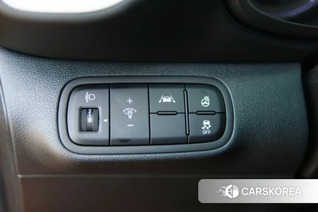 Hyundai Venue 2022 Красный из Кореи, фото 4