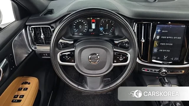 Volvo V60 Cross-Country 2nd Generation 2019 Белый из Кореи, фото 4