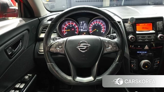 Ssangyong Tivoli Armor 2018 Красный из Кореи, фото 4