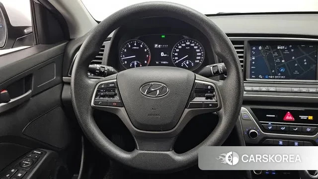 Hyundai Avante AD 2018 Серебристо-серый из Кореи, фото 4