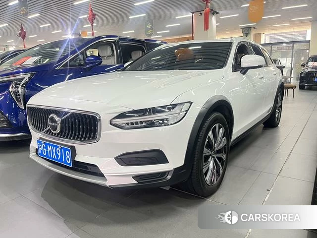 Volvo V90 2023 Белый из Китая, фото 4