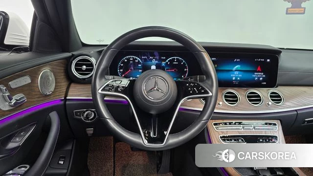 Mercedes-Benz E-Class W213 2023 Белый из Кореи, фото 4