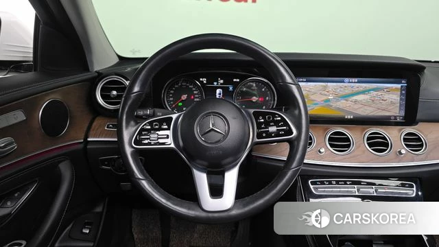 Mercedes-Benz E-Class W213 2019 Белый из Кореи, фото 4