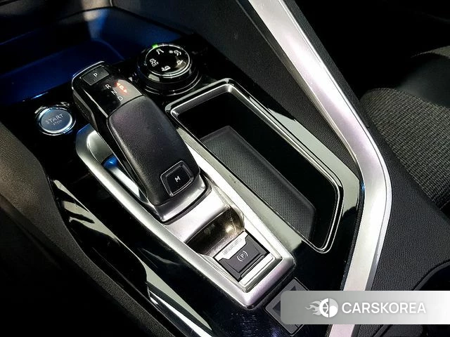 Peugeot 3008 second generation 2018 Черный из Кореи, фото 4