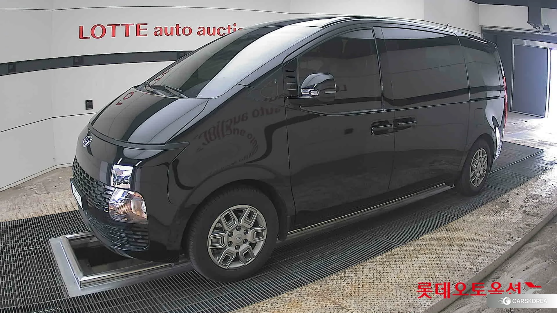 Hyundai Staria 2023 Abyss Black Pearl из Кореи, фото 4