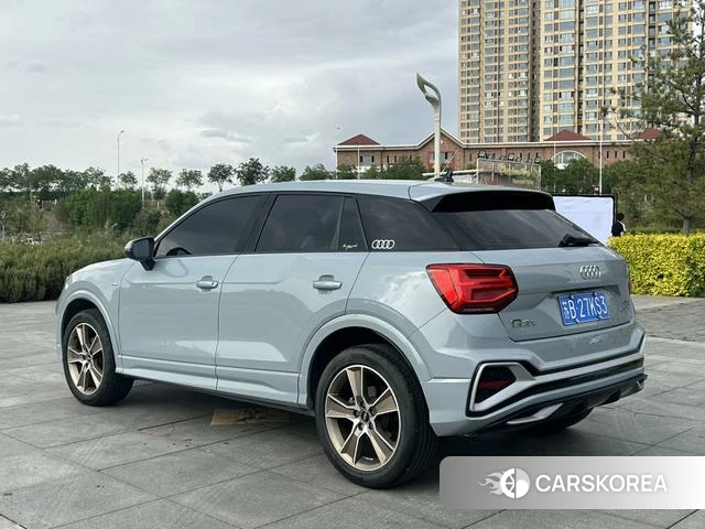 Audi Q2L 2022 Серебристо-серый из Китая, фото 4