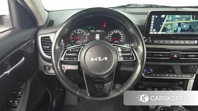 Kia Seltos 2022 Белый из Кореи, фото 4