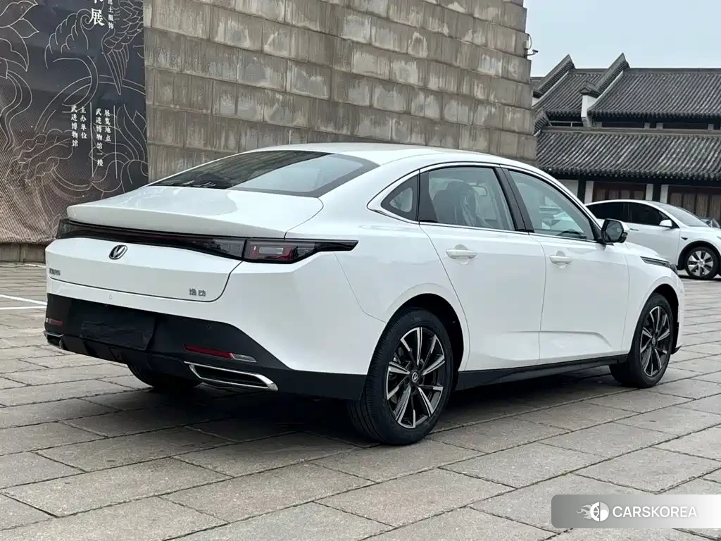 Chang'an Yidong 2026 Белый из Китая, фото 4