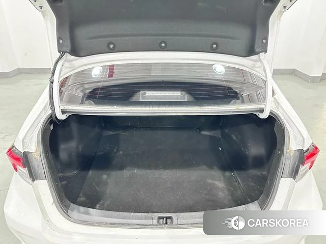 Toyota Corolla 2023 Белый из Китая, фото 4