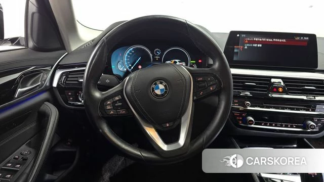 BMW 5 Series (G30) 2018 Белый из Кореи, фото 4