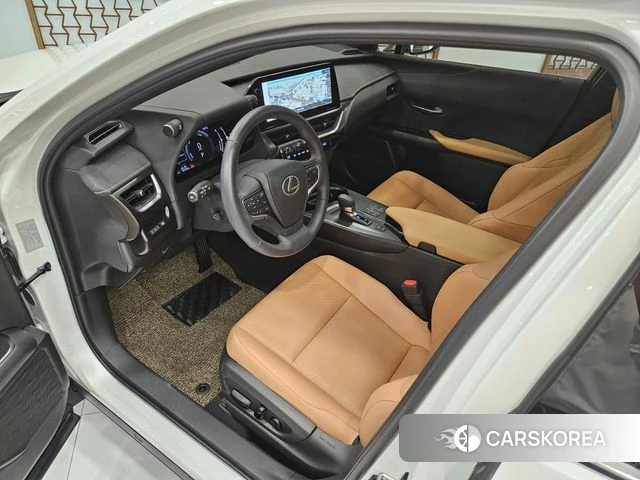 Lexus UX300h 2025 Жемчужный цвет из Кореи, фото 4