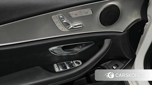 Mercedes-Benz E-Class W213 2018 Белый из Кореи, фото 4