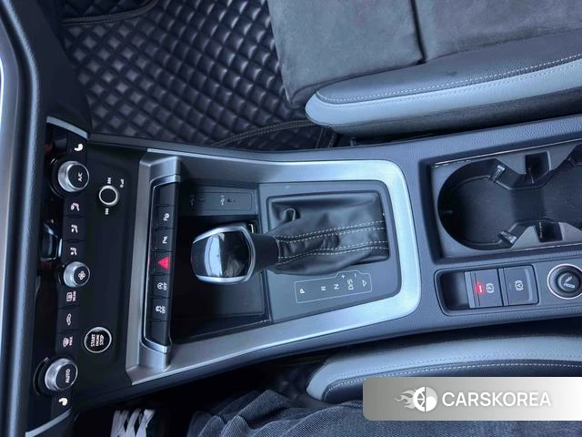 Audi Q3 2022 Темно-серый из Китая, фото 4