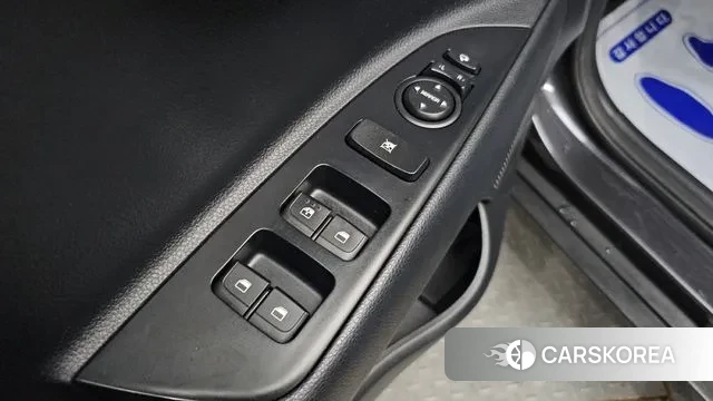 Kia Stonic 2018 Серый из Кореи, фото 4