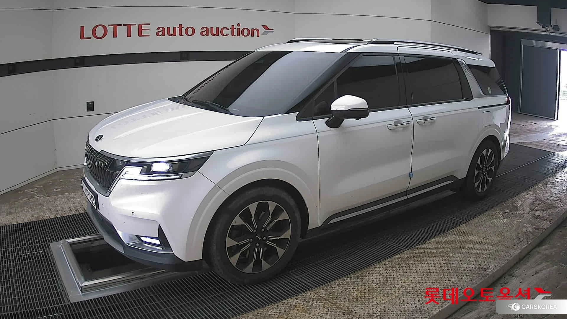 Kia Carnival 2021 Snow White Pearl (optional) из Кореи, фото 4