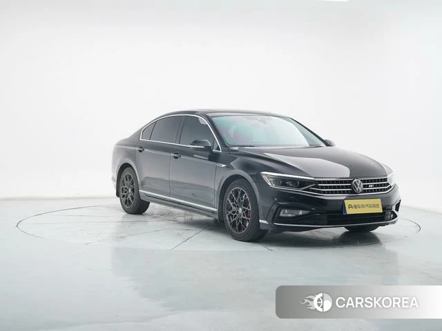 Volkswagen Magotan 2023 Черный из Китая, фото 4