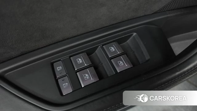 Audi e-Tron 2020 Жемчужный цвет из Кореи, фото 4