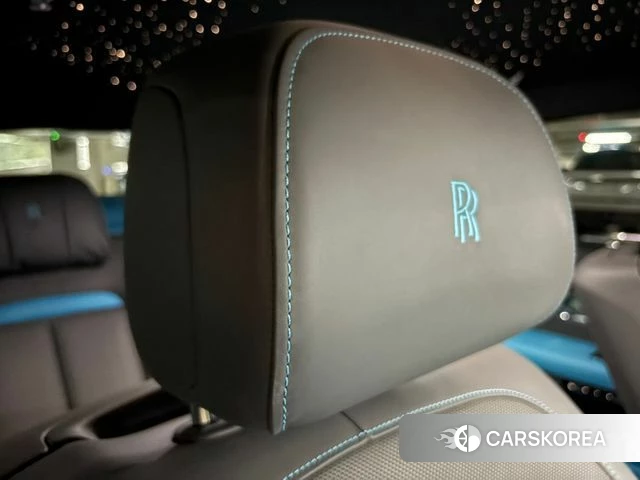 Rolls-Royce Ghost 2nd Generation 2022 Светло-серебряный цвет из Кореи, фото 4
