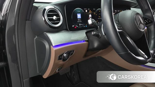 Mercedes-Benz E-Class W213 2022 Серый из Кореи, фото 4