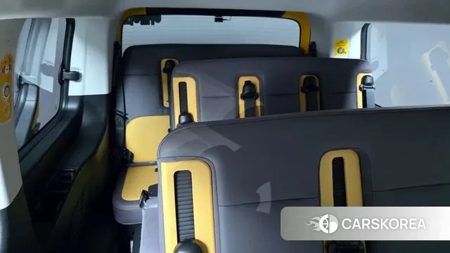 Hyundai Staria 2025 Желтый из Кореи, фото 4