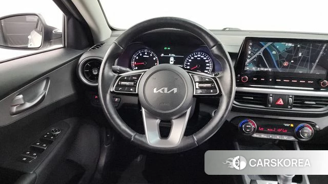 Kia The New K3 2nd generation 2021 Белый из Кореи, фото 4