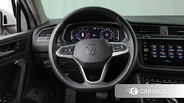 Volkswagen Tiguan second Generation 2021 Белый из Кореи, фото 4