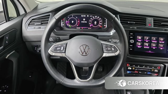 Volkswagen Tiguan second Generation 2023 Белый из Кореи, фото 4