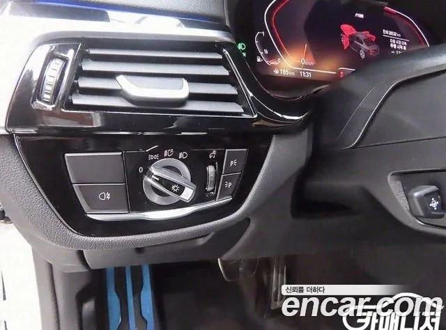 BMW 5 Series (G30) 2023 Белый из Кореи, фото 4