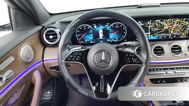 Mercedes-Benz E-Class W213 2022 Белый из Кореи, фото 4