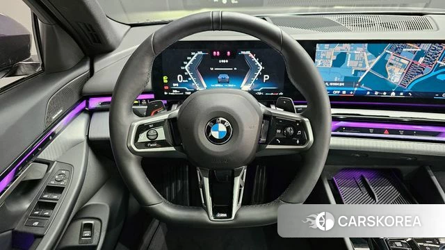 BMW 5 Series (G60) 2025 Черный из Кореи, фото 4