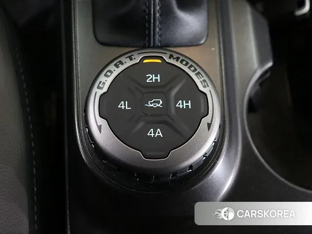 Ford Bronco 6th Generation 2023 Светло-серебряный цвет из Кореи, фото 4