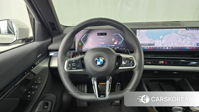 BMW 5 Series (G60) 2025 Белый из Кореи, фото 4