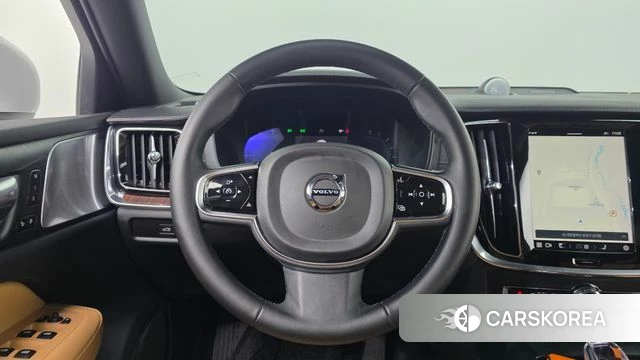 Volvo V60 Cross-Country 2nd Generation 2023 Белый из Кореи, фото 4