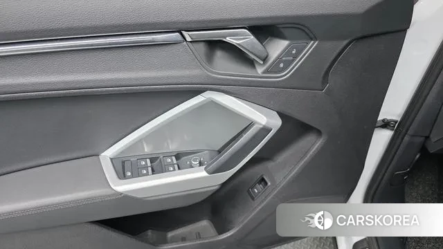 Audi Q3 (F3) 2022 Белый из Кореи, фото 4