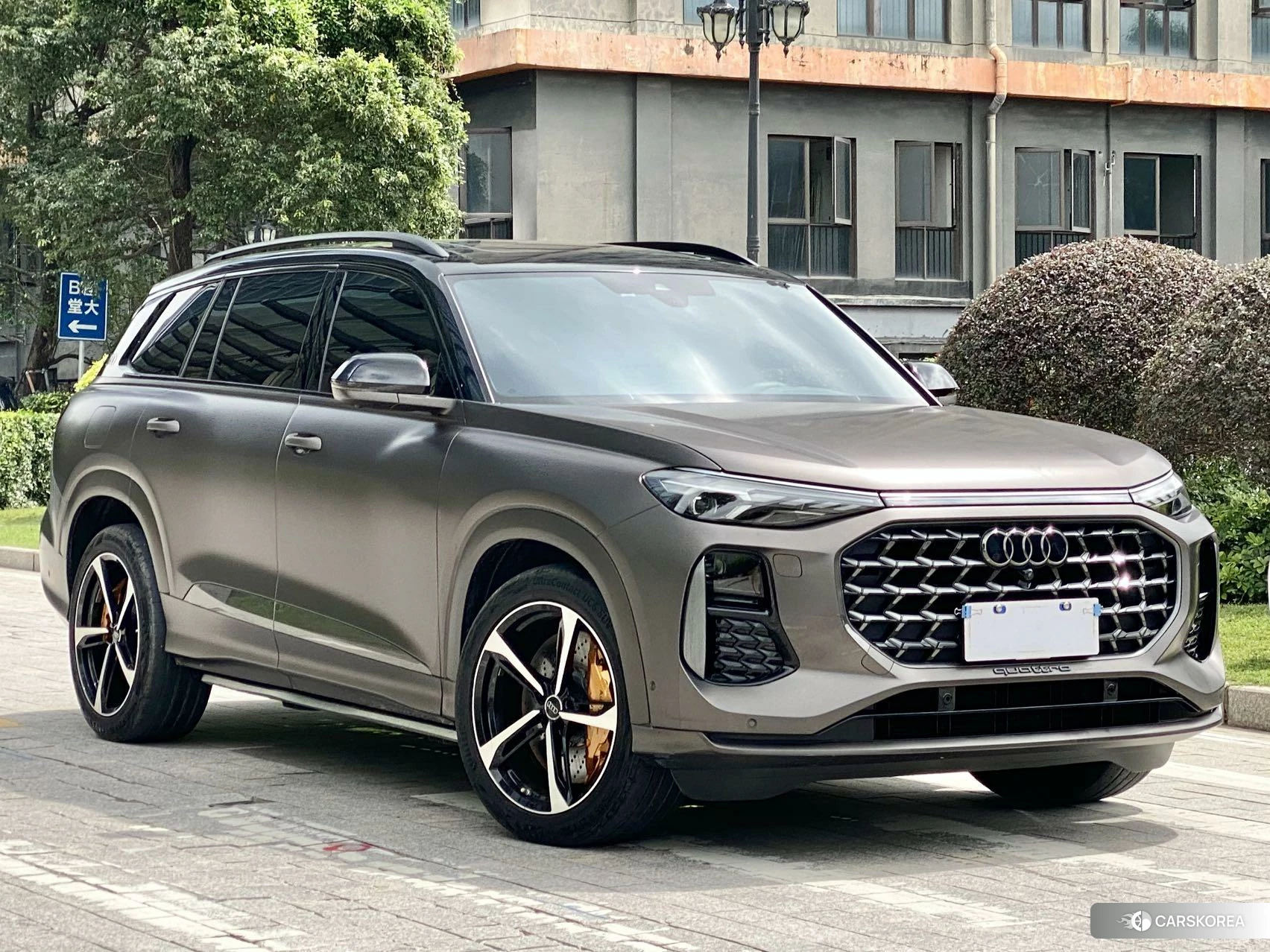 Audi Q6 2022 Коричневый из Китая, фото 4