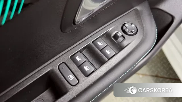 Peugeot e-208 second Generation 2022 Белый из Кореи, фото 4