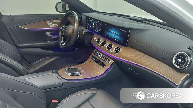 Mercedes-Benz E-Class W213 2022 Белый из Кореи, фото 4