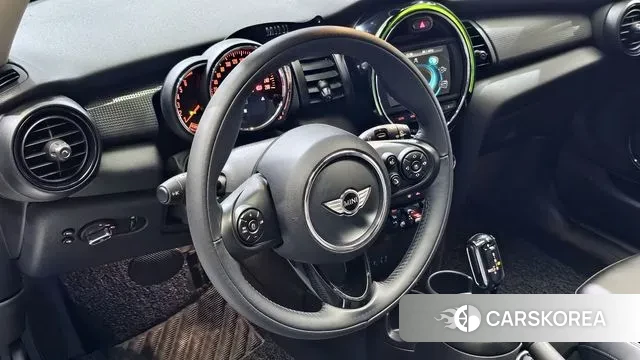 Mini Cooper D 2018 Серебристо-серый из Кореи, фото 4
