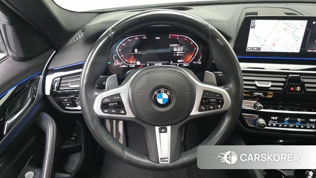BMW 5 Series (G30) 2019 Белый из Кореи, фото 4