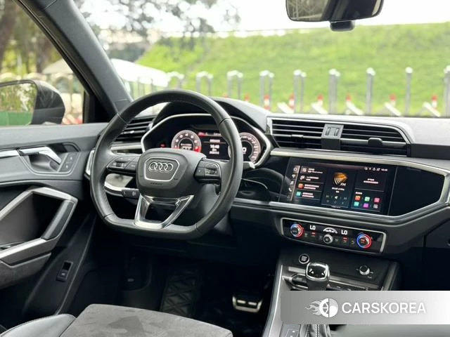Audi Q3 2022 Темно-серый из Китая, фото 4