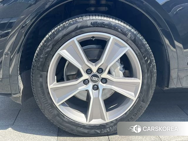Audi Q5L 2023 Черный из Китая, фото 4