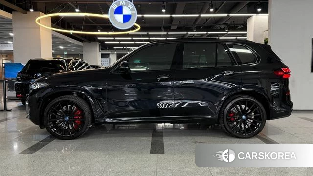 BMW X5 (G05) 2024 Черный из Кореи, фото 4