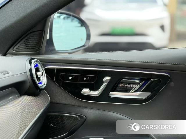 Mercedes-Benz Class C 2025 Белый из Китая, фото 4