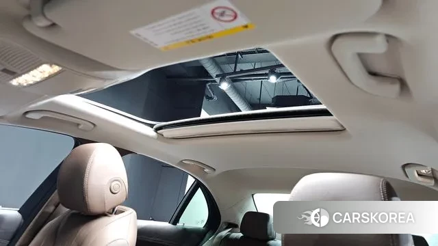 Mercedes-Benz E-Class W213 2018 Серый из Кореи, фото 4