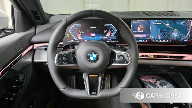 BMW 5 Series (G60) 2025 Белый из Кореи, фото 4