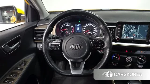 Kia Stonic 2018 Желтый из Кореи, фото 4
