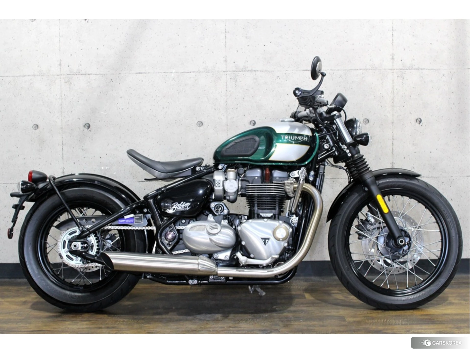 Triumph BONNEVILLE BOBBER 2017 из Японии